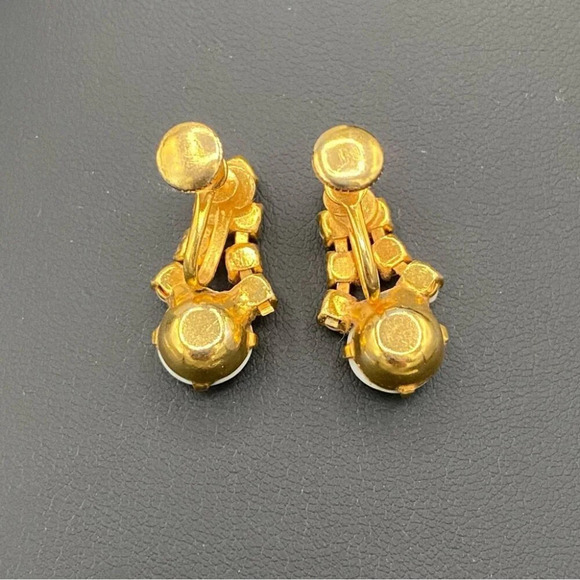 Gorgeous 1940s Milk Glass Prong Set Earrings and Necklace Set - Picture 6 of 17